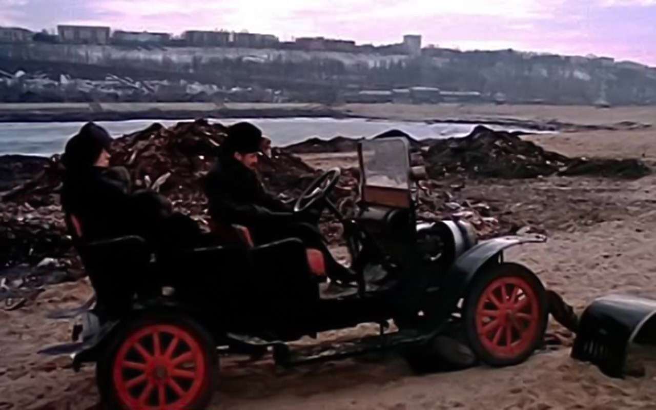 Самые необычные автомобили советских фильмов: хоть один узнаете? — фото 1115826