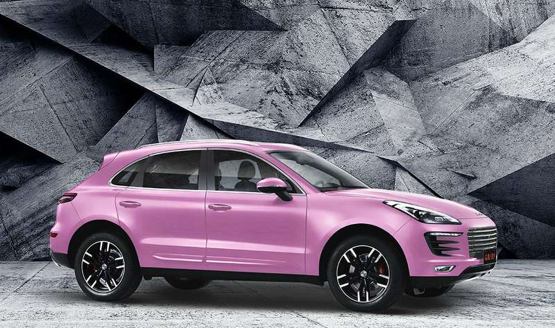 А теперь розовый: пиратский Porsche Macan принарядился для женщин