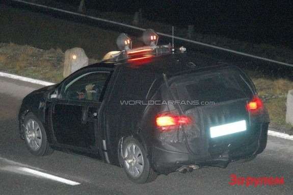 New SEAT Leon test prototype side-rear view