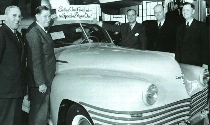 Последний легковой автомобиль сошел с конвейера Chrysler 29 января 1942 года…