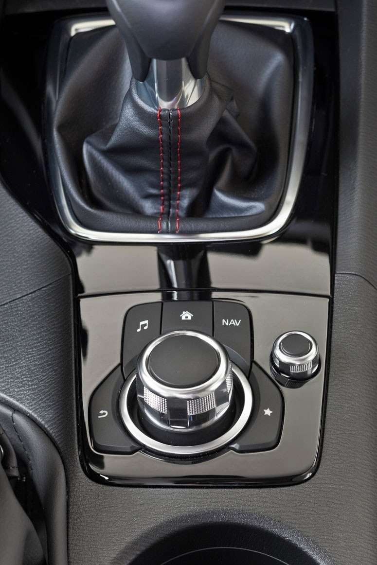 2014 Mazda3 Sedan 6[2] no copyright (31)